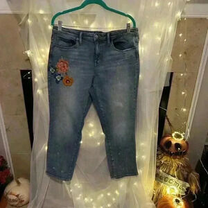 Mossimo Flower Jeans . Size 12Short. Preowned. Soft and Comfy. Women’s.